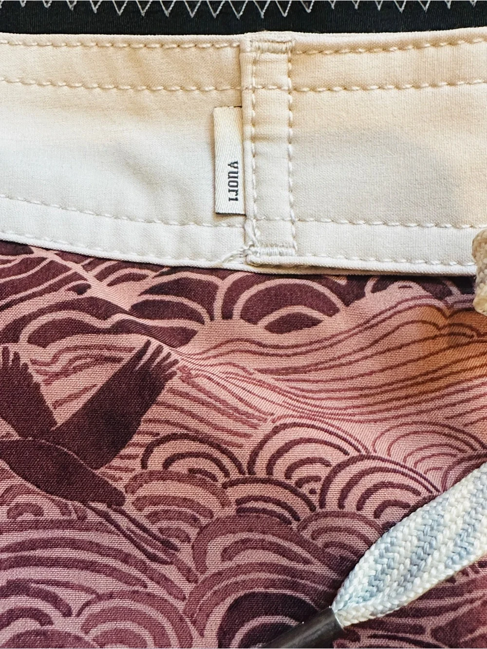 Vuori Men’s Cruise Boardshort 7” Swim Shorts Red Ocean Print  Size 34 Athleisure